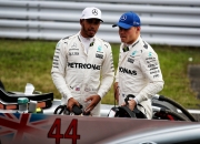 开云官网-雷诺车队完胜梅赛德斯，汉密尔顿统治全场的简单介绍