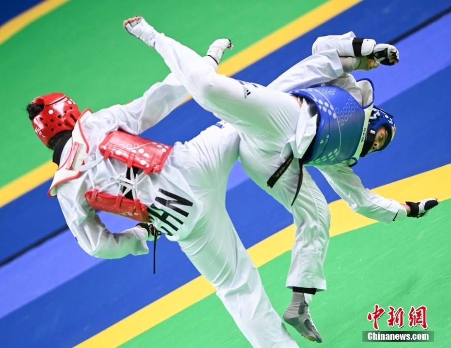 跆拳道选手精湛技艺，夺得金牌