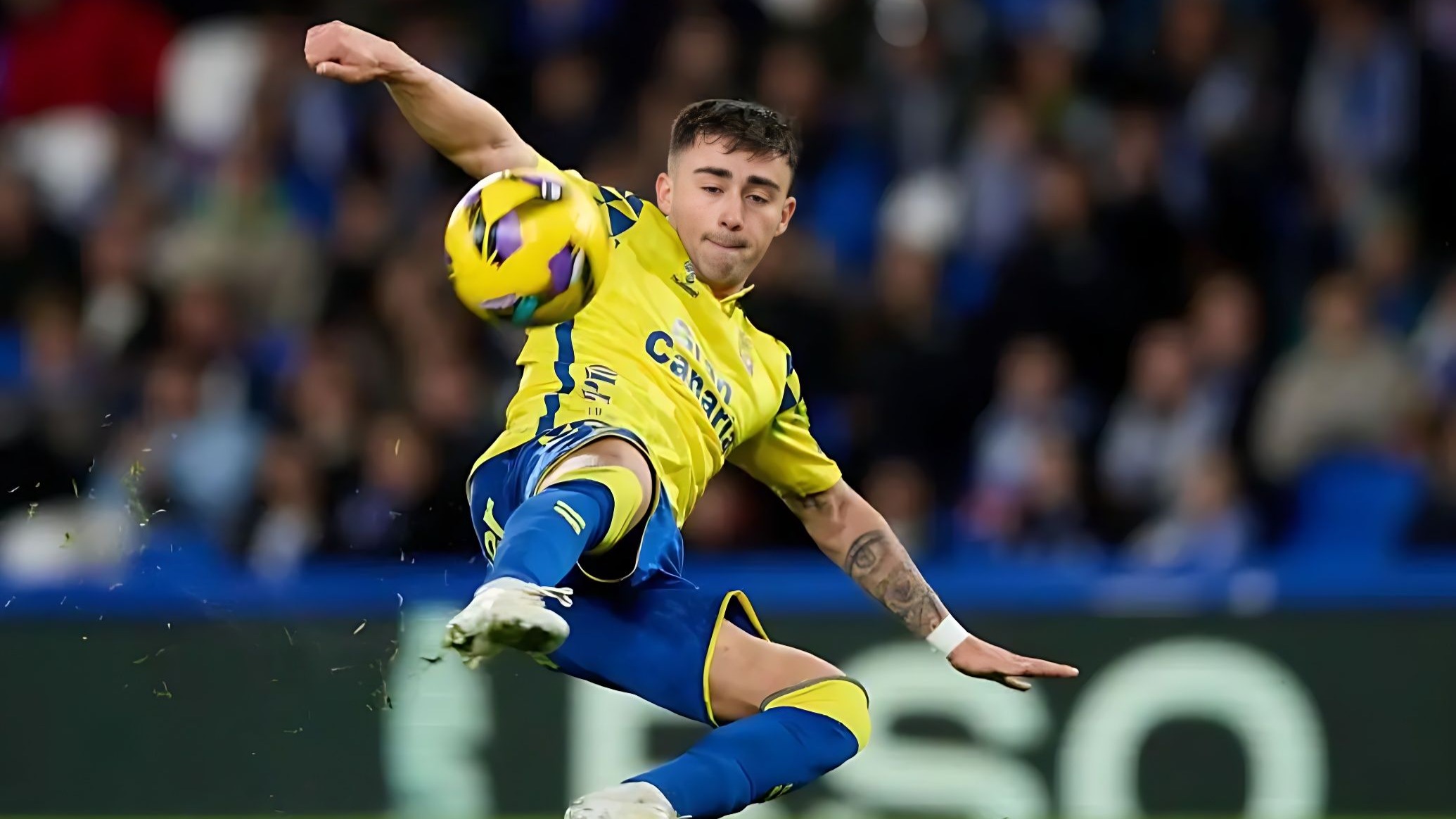 包含比利亚雷亚尔遭遇困境，势头下滑明显的词条