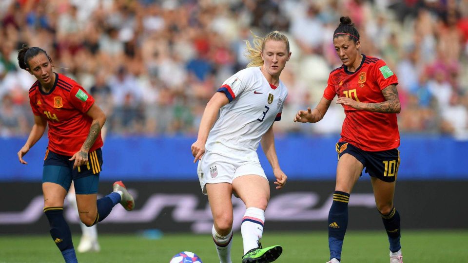 墨西哥女足在友谊赛中斩获冠军