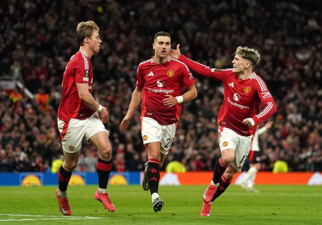 关于曼联大将受伤无缘欧冠关键战，球队备战面临变局的信息