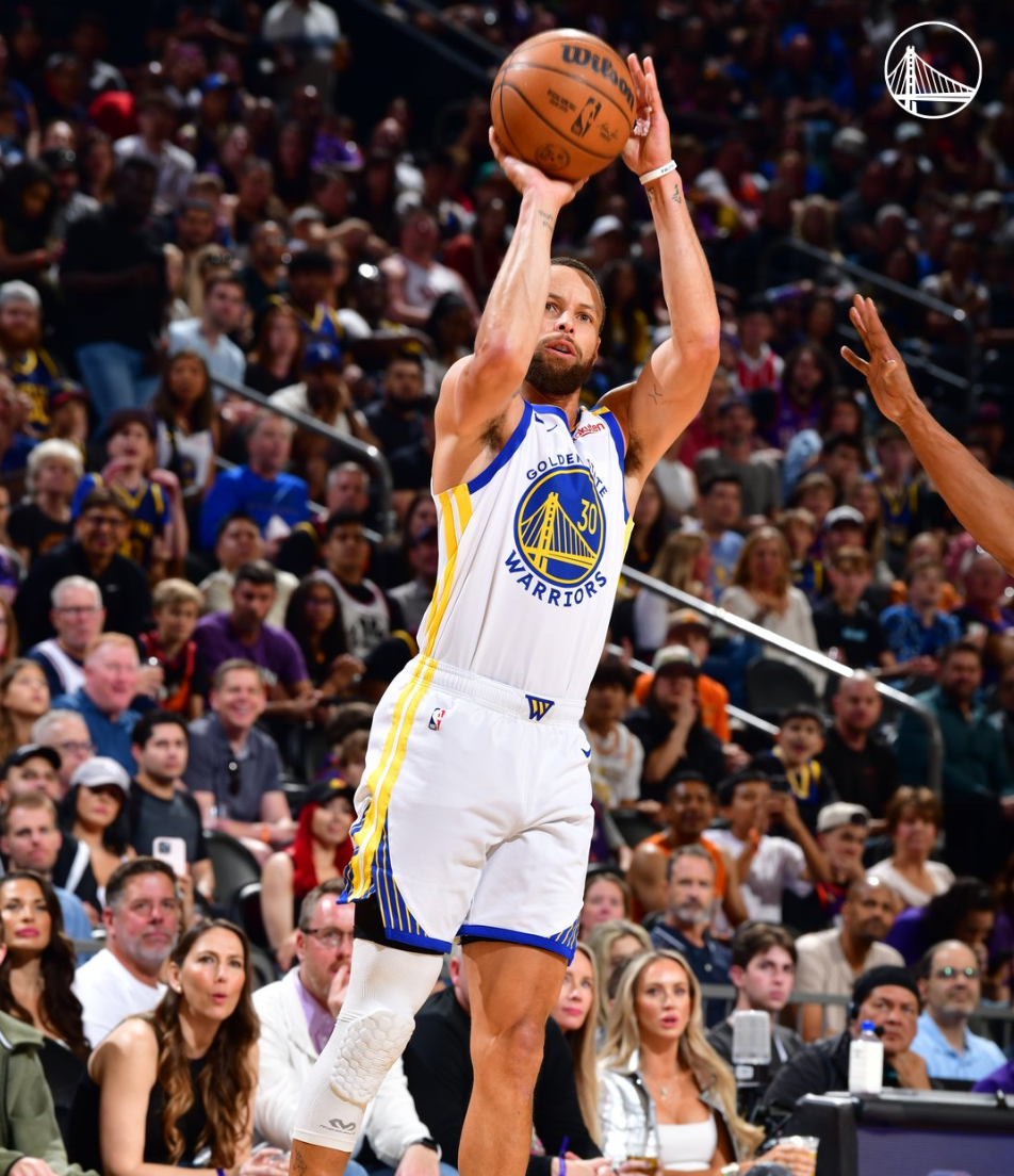 勇士主场力克马刺取得关键胜利 勇士主场力克马刺取得关键胜利