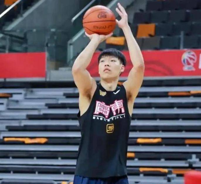 教练战术出色,球队成功逆转比分赢得胜利 教练战术出色,球队成功逆转比分赢得胜利