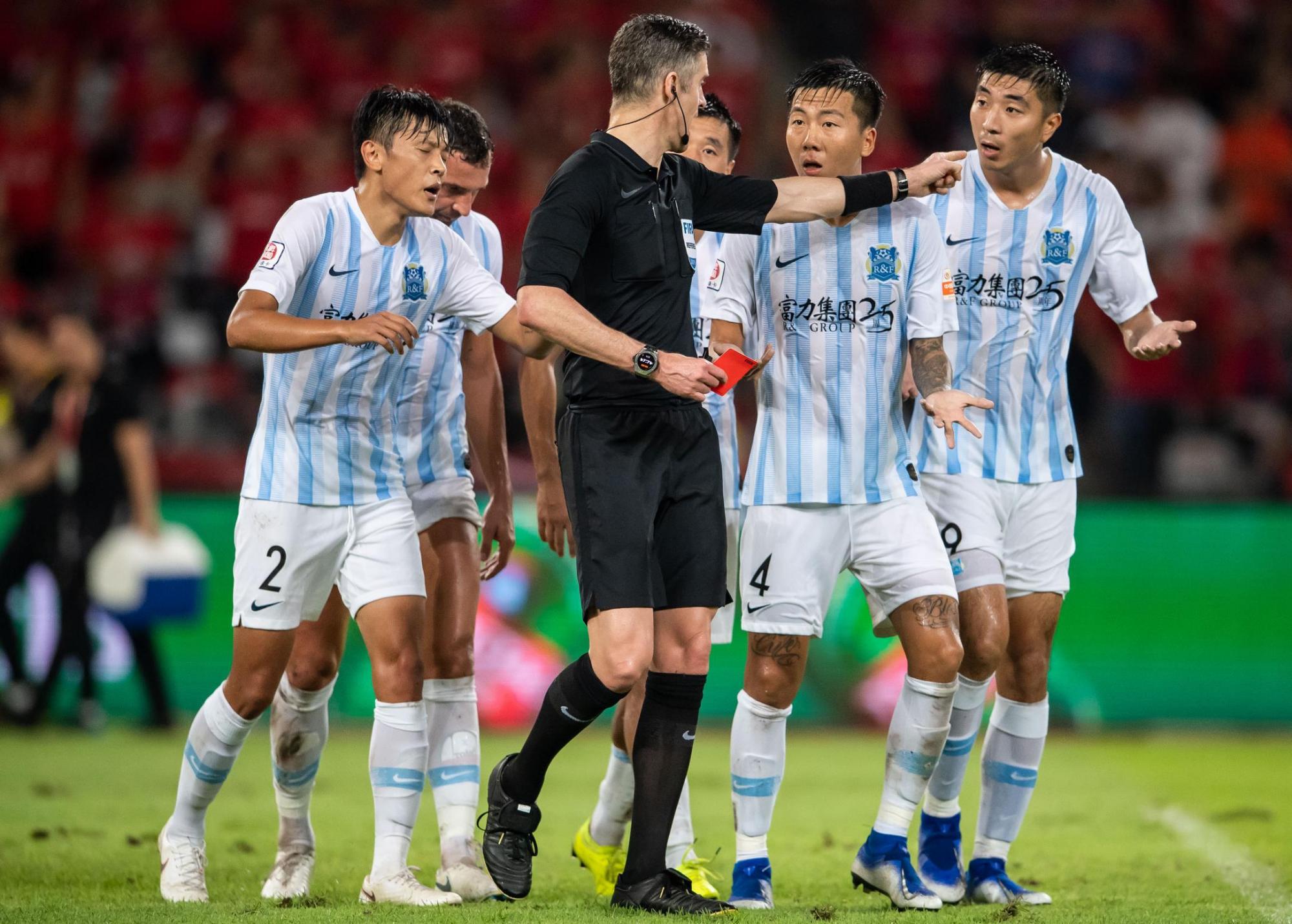 关于上港客场败给广州富力，失去积分优势的信息