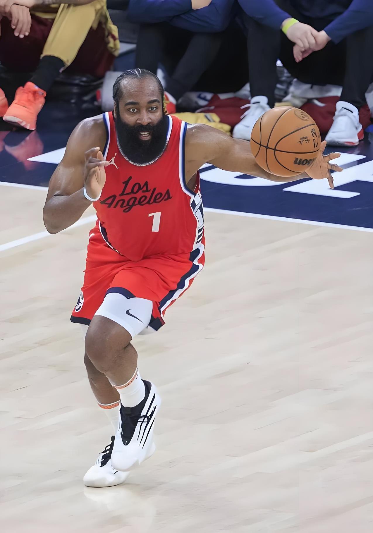 快船队主帅赞扬球员表现，备战下一场比赛