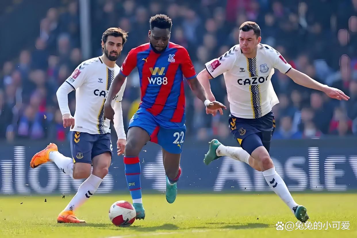 包含纽卡斯尔大胜水晶宫，展现实力的词条