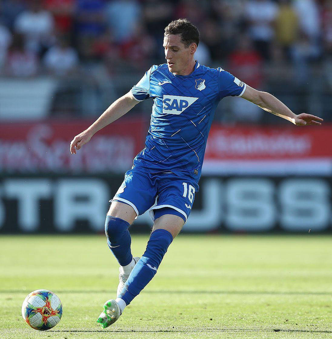 关于沃尔夫斯堡客场惨败，防守漏洞频出的信息