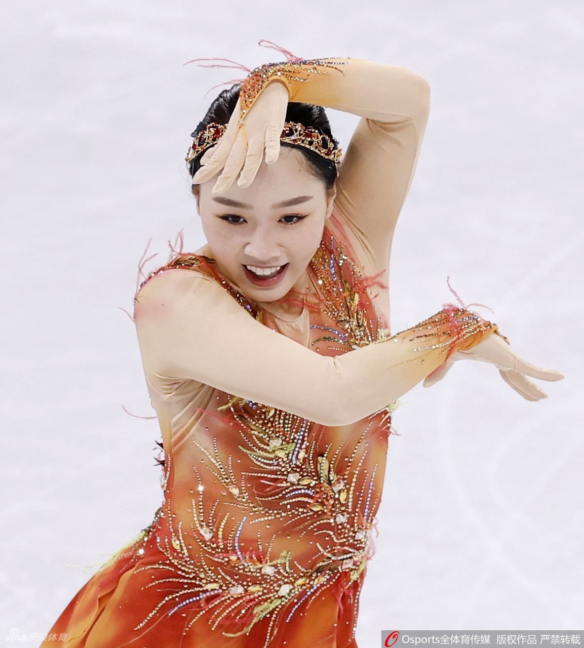 花样滑冰风采独具，夺得银牌