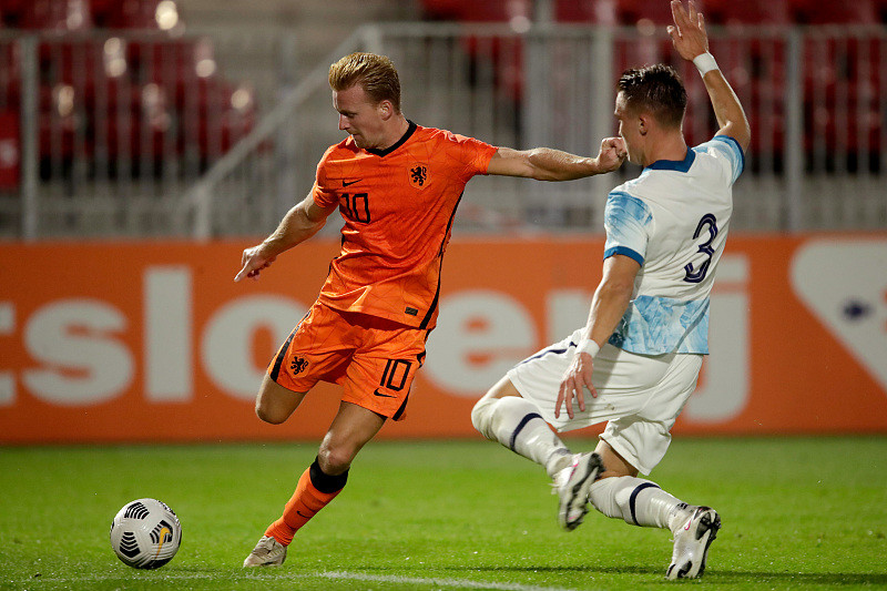 荷兰完胜克罗地亚，马夏尔打破历史纪录的简单介绍