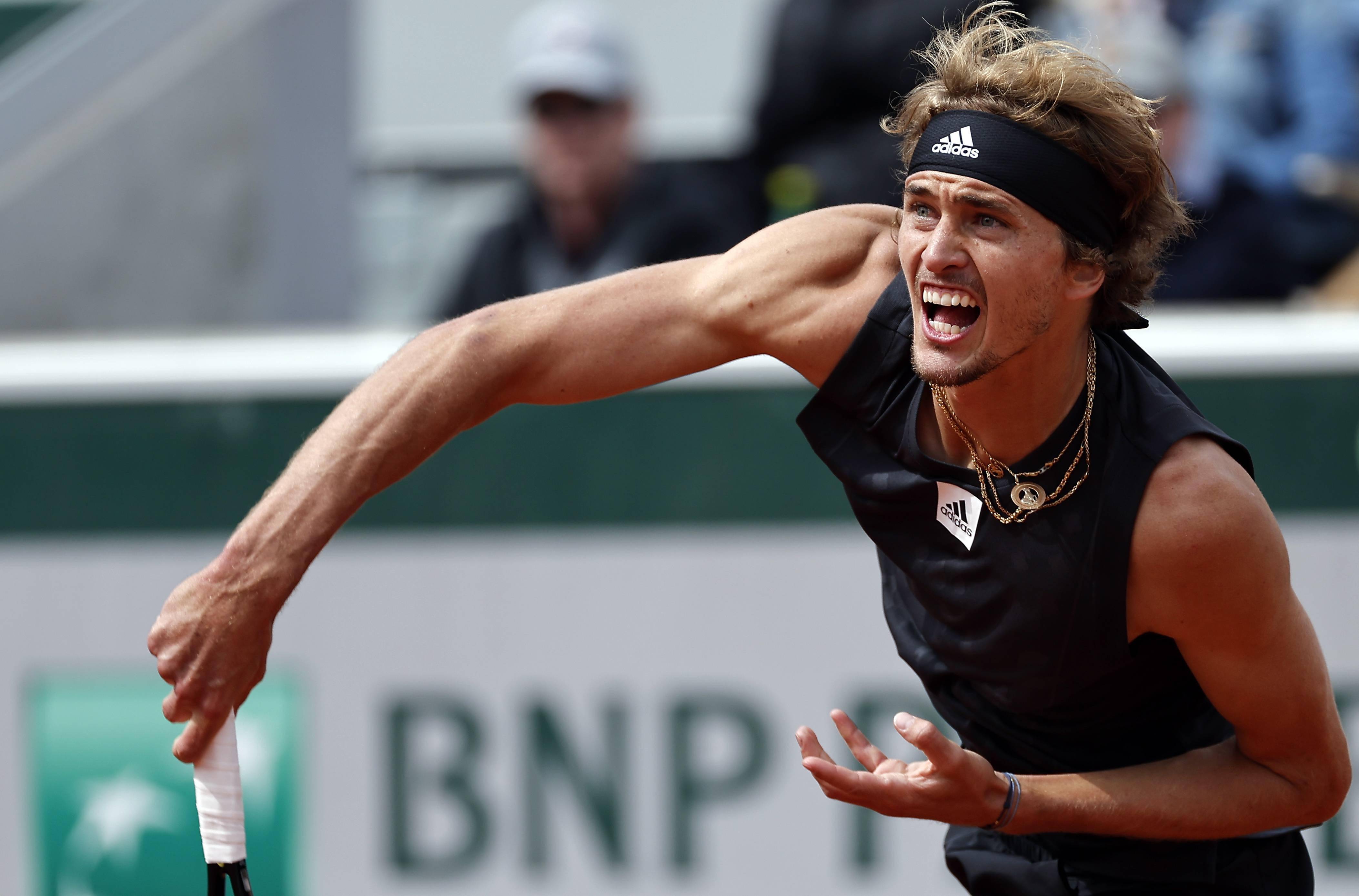 意大利网球队逆转德国网球队，兹维列夫打破历史纪录的简单介绍