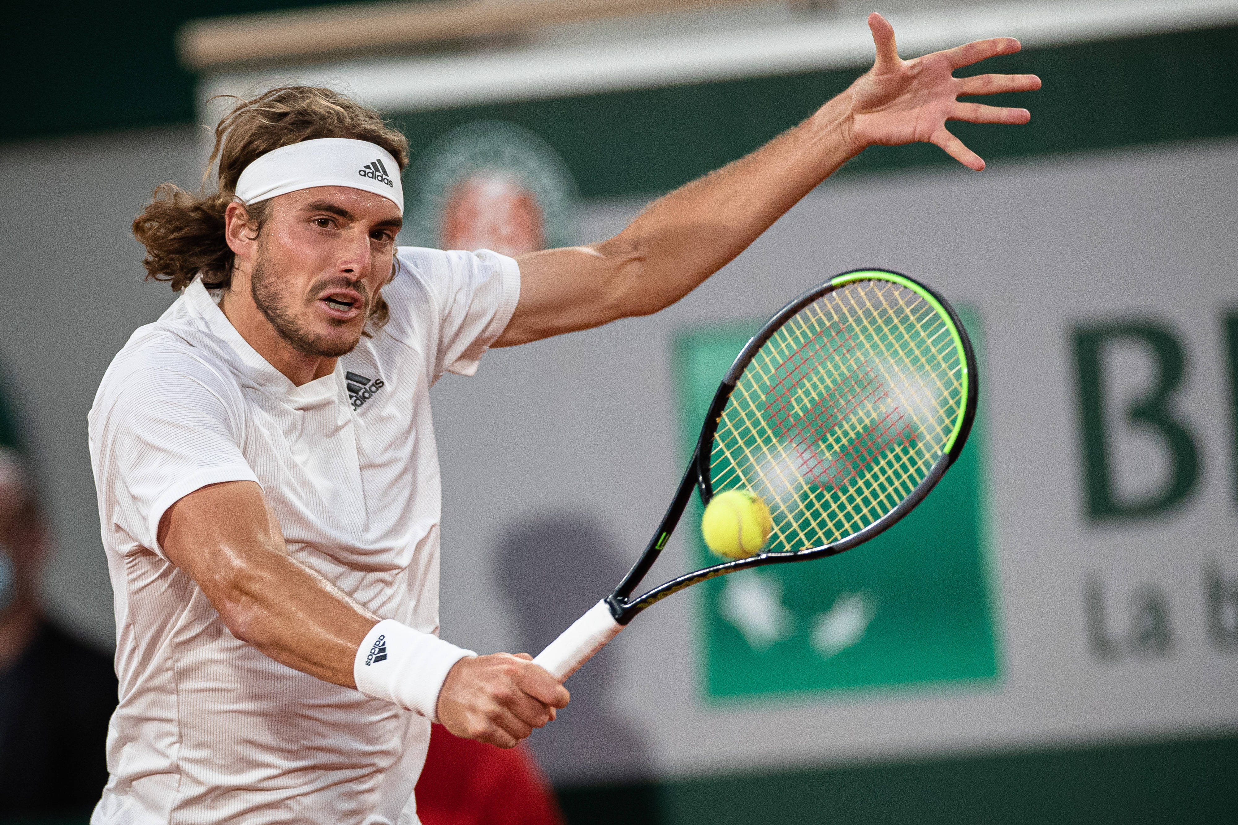 关于温网轻取联合杯，西西帕斯高光表现的信息