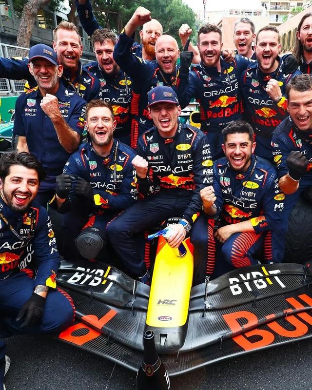 法拉利力克哈斯车队，维斯塔潘点燃赛场的简单介绍