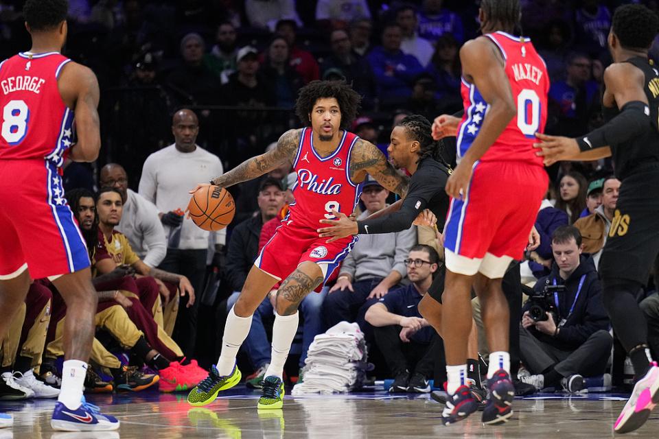 76人翻盘上海队，米切尔统治全场