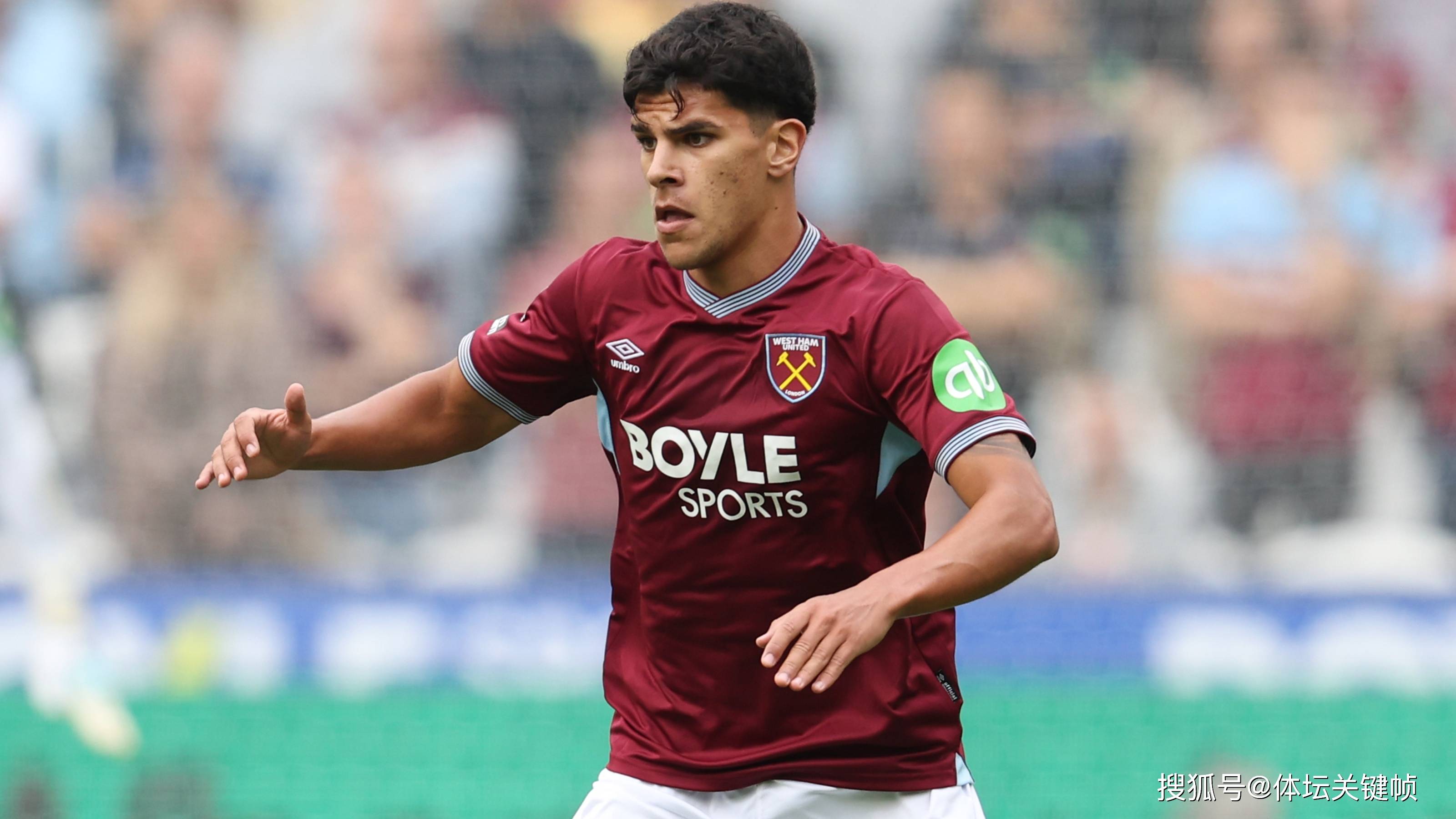 包含阿森纳前锋阿巴梅扬入选英超最佳阵容，备战下赛季的词条