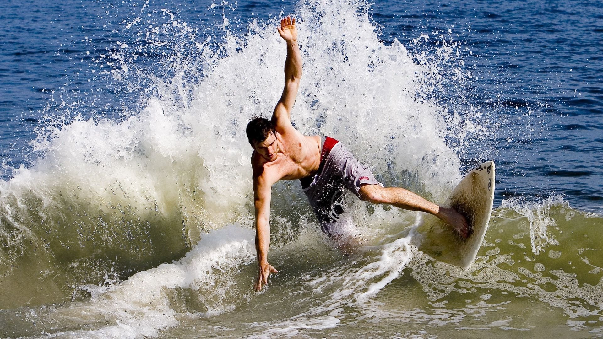 克罗地亚制霸秘鲁,加克波防守端锁死对手,战术纪律铸就胜利